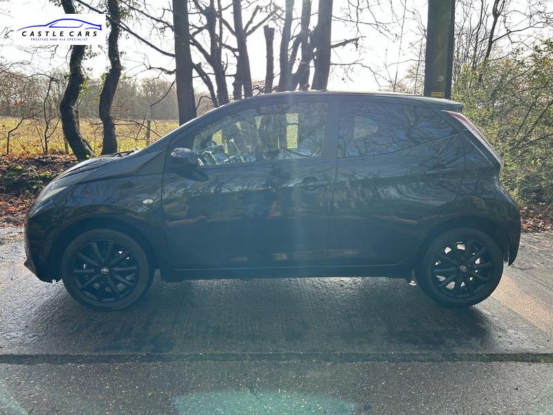 Toyota AYGO 1.0 VVT-i x-style Hatchback 5dr Petrol Manual Euro 6 (68 ps)